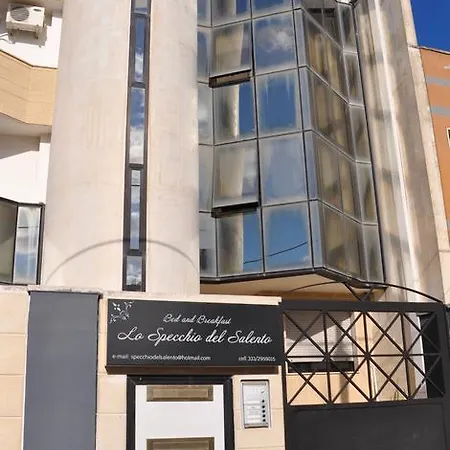 Alojamento de Acomodação e Pequeno-almoço Lo Specchio Del Salento 2*